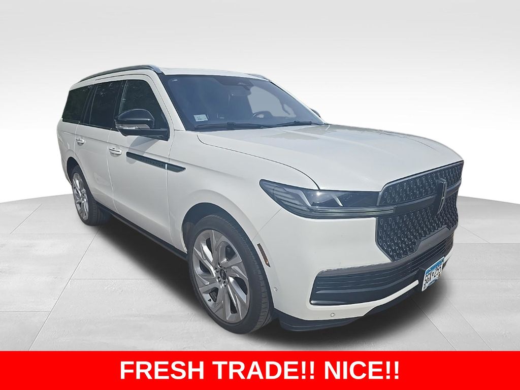 White Metallic 2025 Lincoln Navigator SUV / Crossover Four-Wheel Drive Automatic