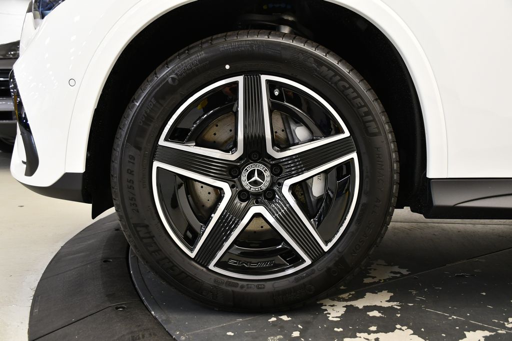 Thumbnail: 2025 Mercedes-Benz GLC - 13