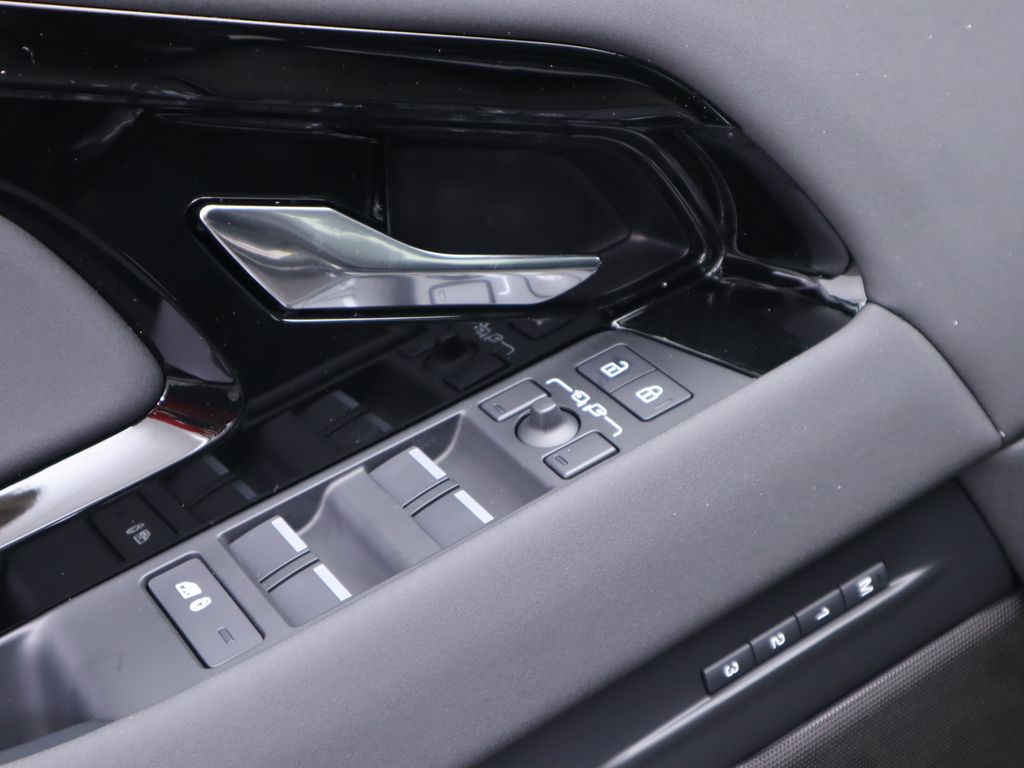 Thumbnail: 2024 Land Rover Range Rover Evoque - 24