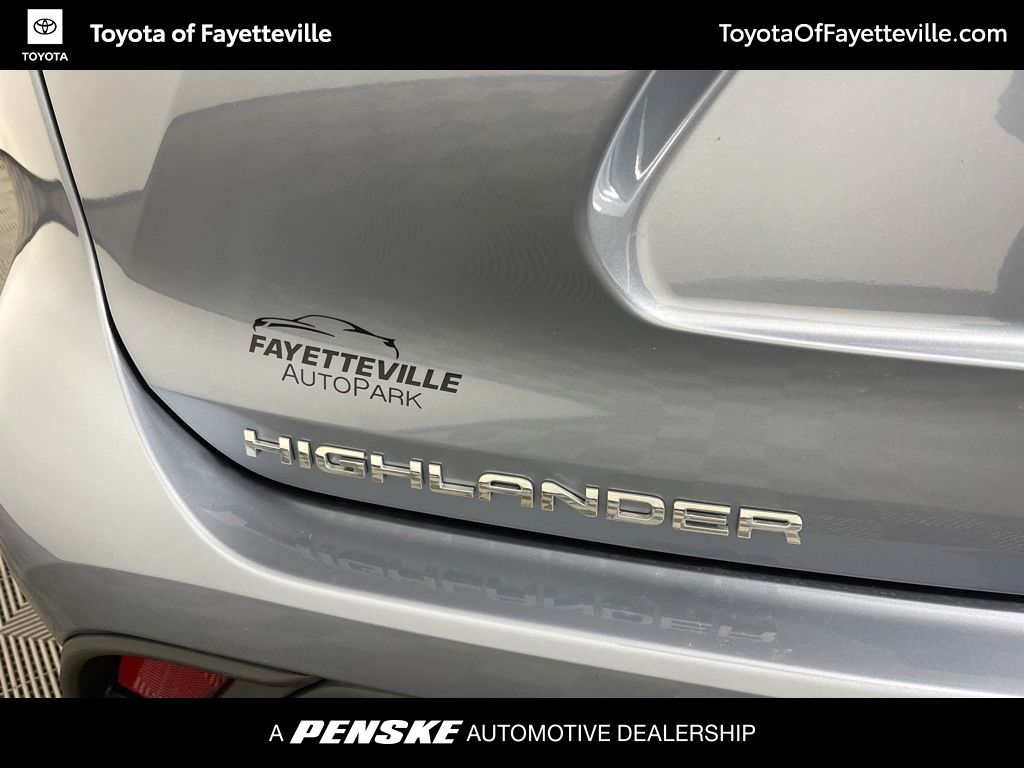 Thumbnail: 2023 Toyota Highlander - 3