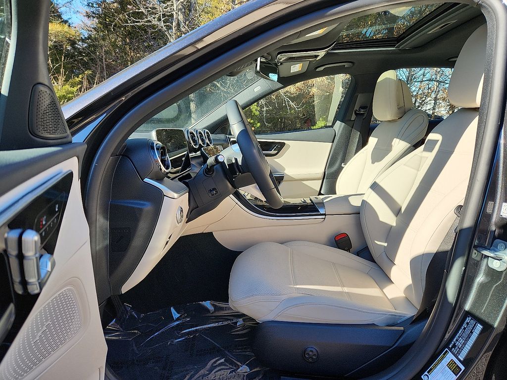 Thumbnail: 2025 Mercedes-Benz C-Class - 13