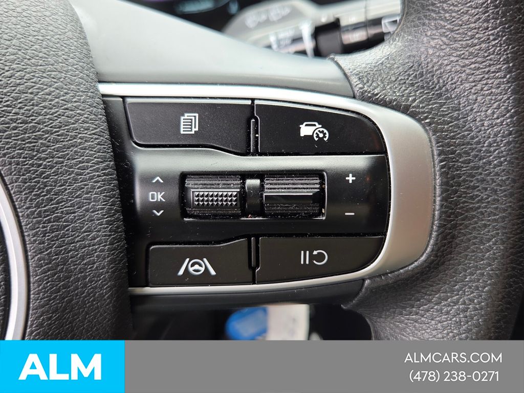Used 2025 Black Kia LX image 23