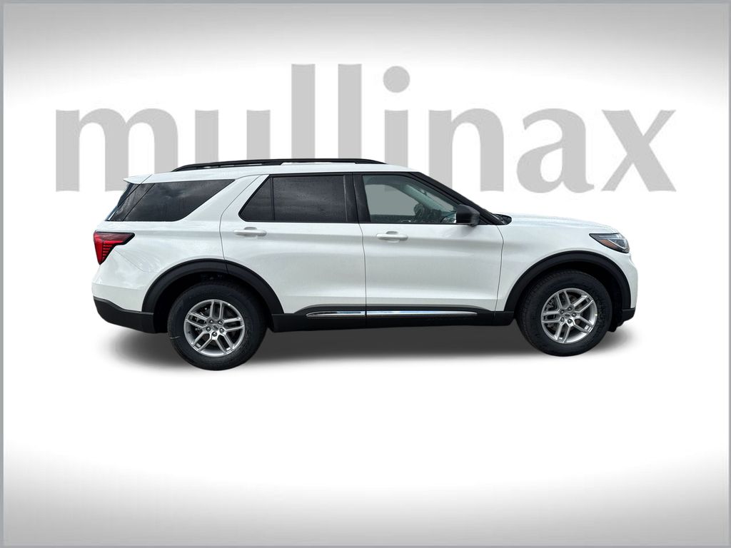 2025 Ford Explorer photo 11