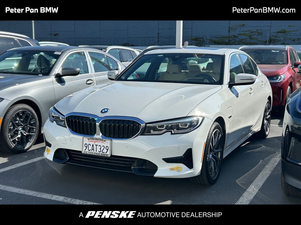 Thumbnail: 2022 BMW 3 Series - 1