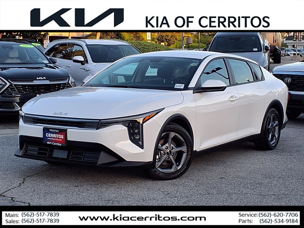 2025 Kia K4 LXS FWD