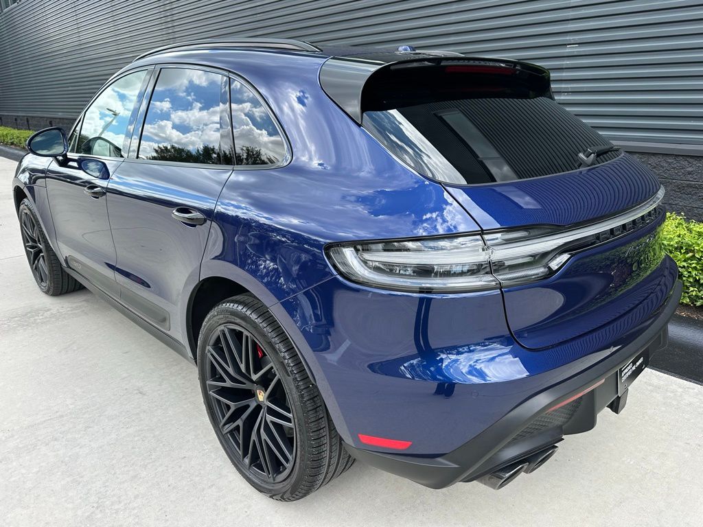 Thumbnail: 2025 Porsche Macan - 3