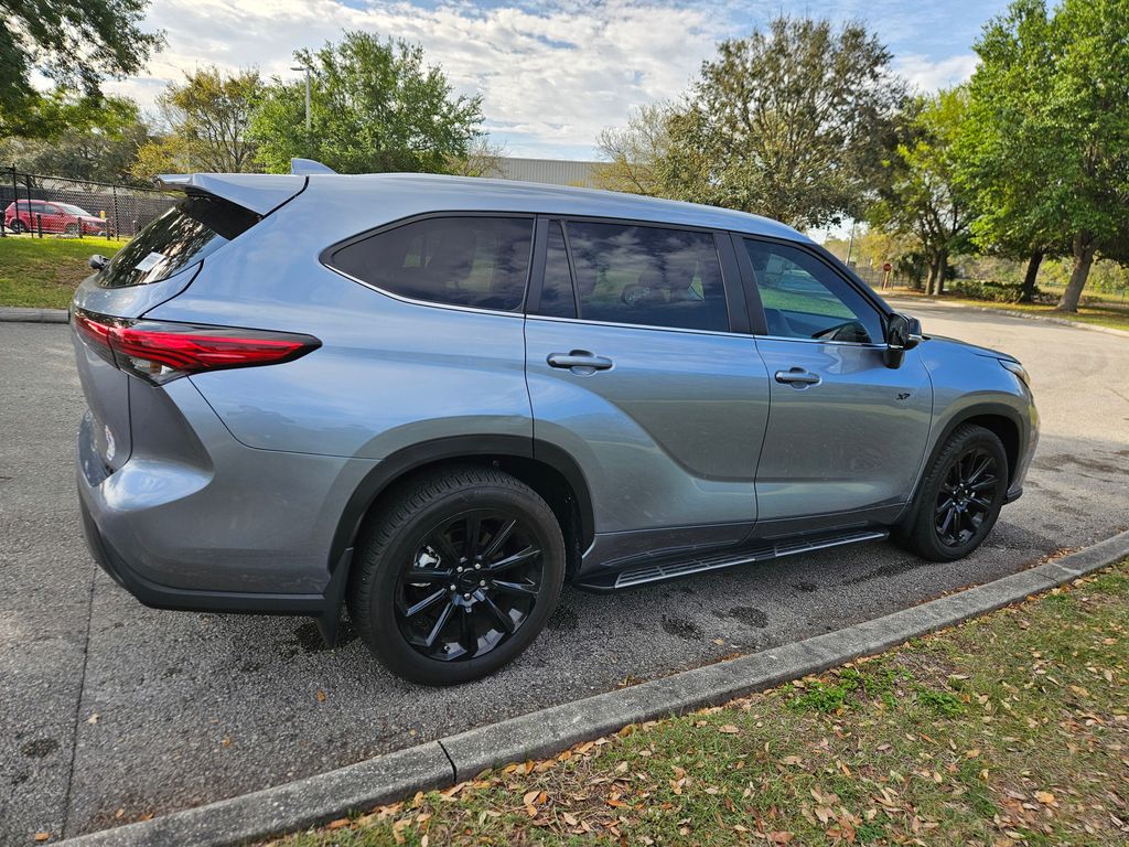 2023 Toyota Highlander XLE 5