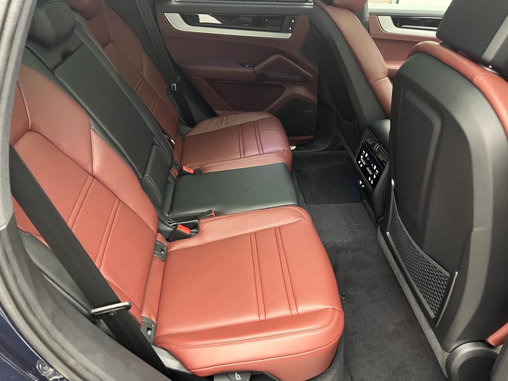 Thumbnail: 2026 Porsche Cayenne - 29