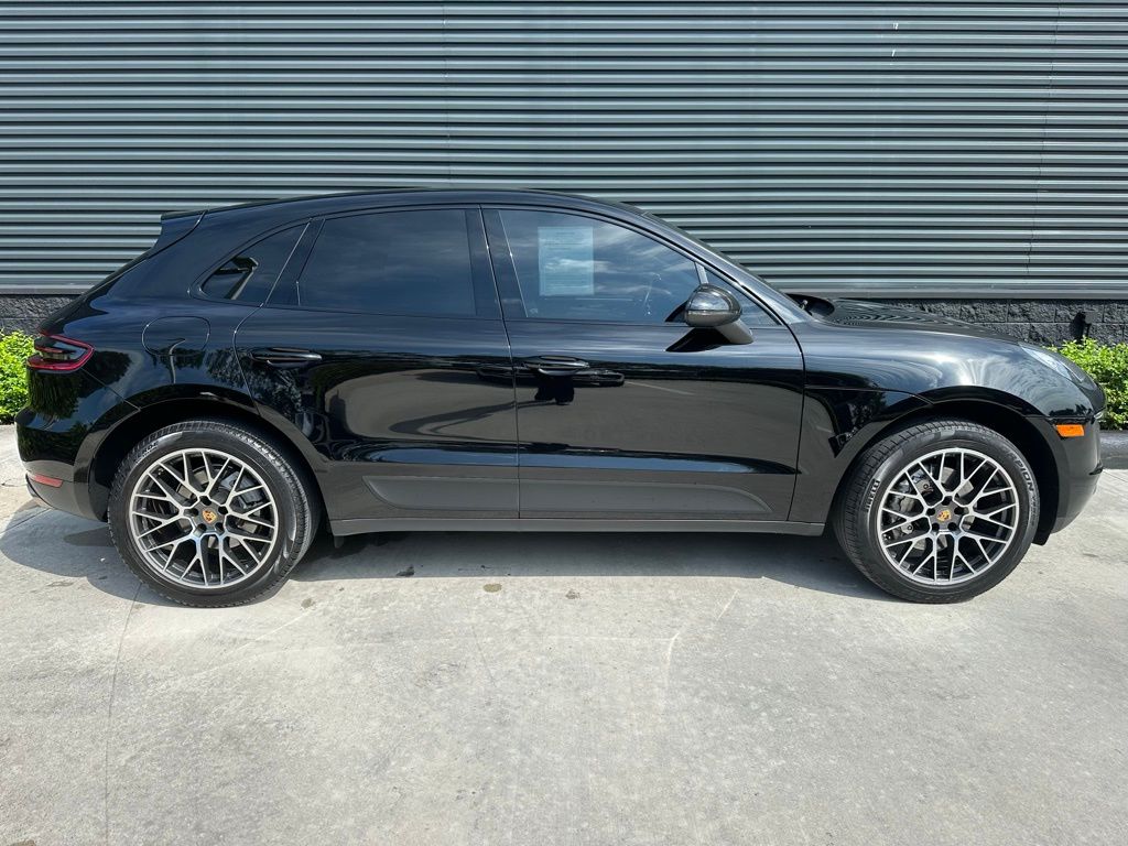 Thumbnail: 2018 Porsche Macan - 10