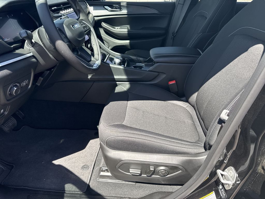 2026 Jeep Grand Cherokee Laredo X - 11