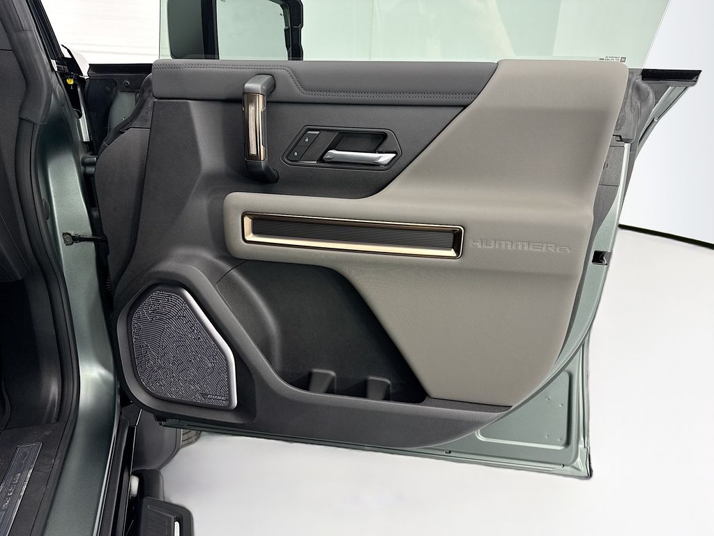 Thumbnail: 2024 GMC Hummer EV - 24