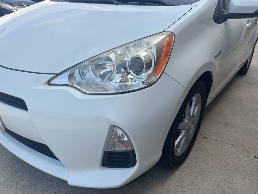 2014 Toyota Prius c Three 7