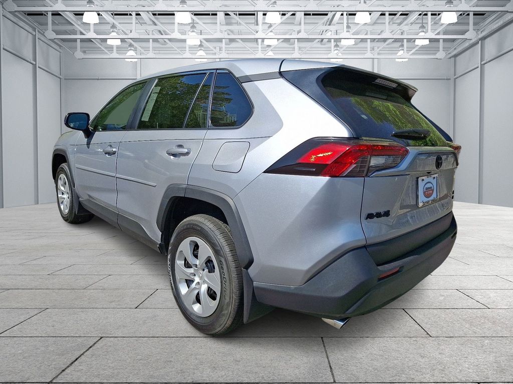 2023 Toyota RAV4 LE 6