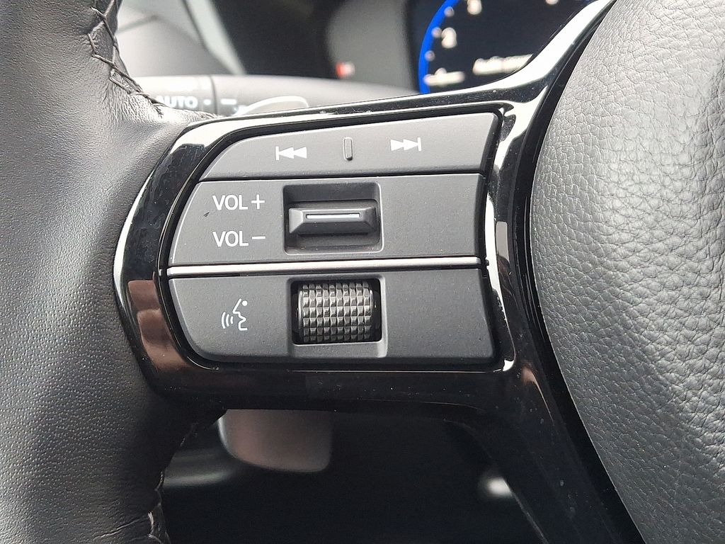 Thumbnail: 2025 Acura ADX - 22