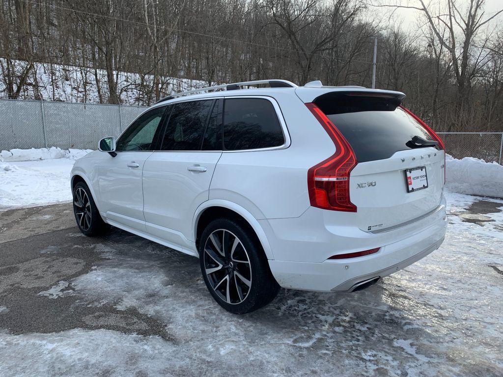 2019 Volvo XC90 T6 Momentum AWD
