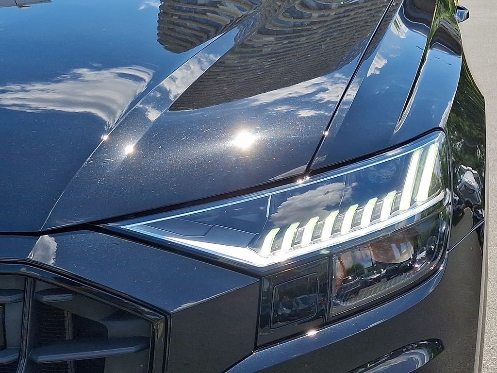 Thumbnail: 2023 Audi Q8 - 9