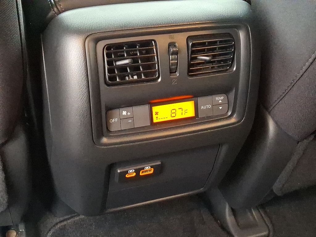 Thumbnail: 2020 Nissan Pathfinder - 11