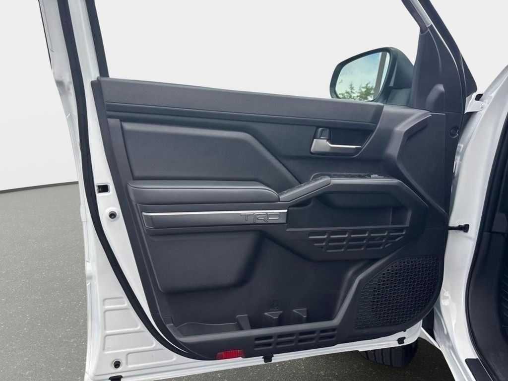 2025 Toyota Tacoma TRD Sport - Photo 10