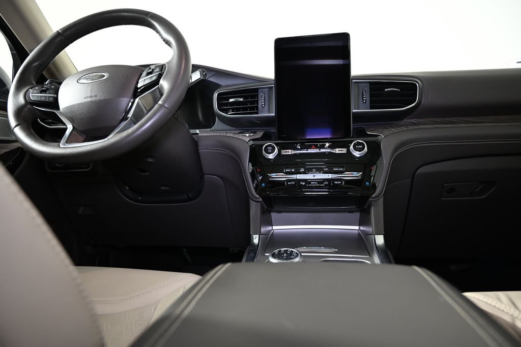 Thumbnail: 2022 Ford Explorer - 16