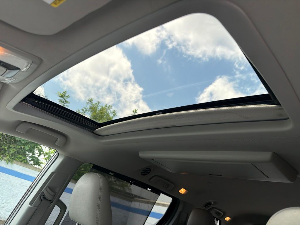 Thumbnail: 2017 Toyota Sienna - 11