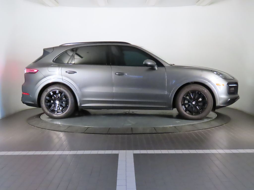 Thumbnail: 2019 Porsche Cayenne - 8