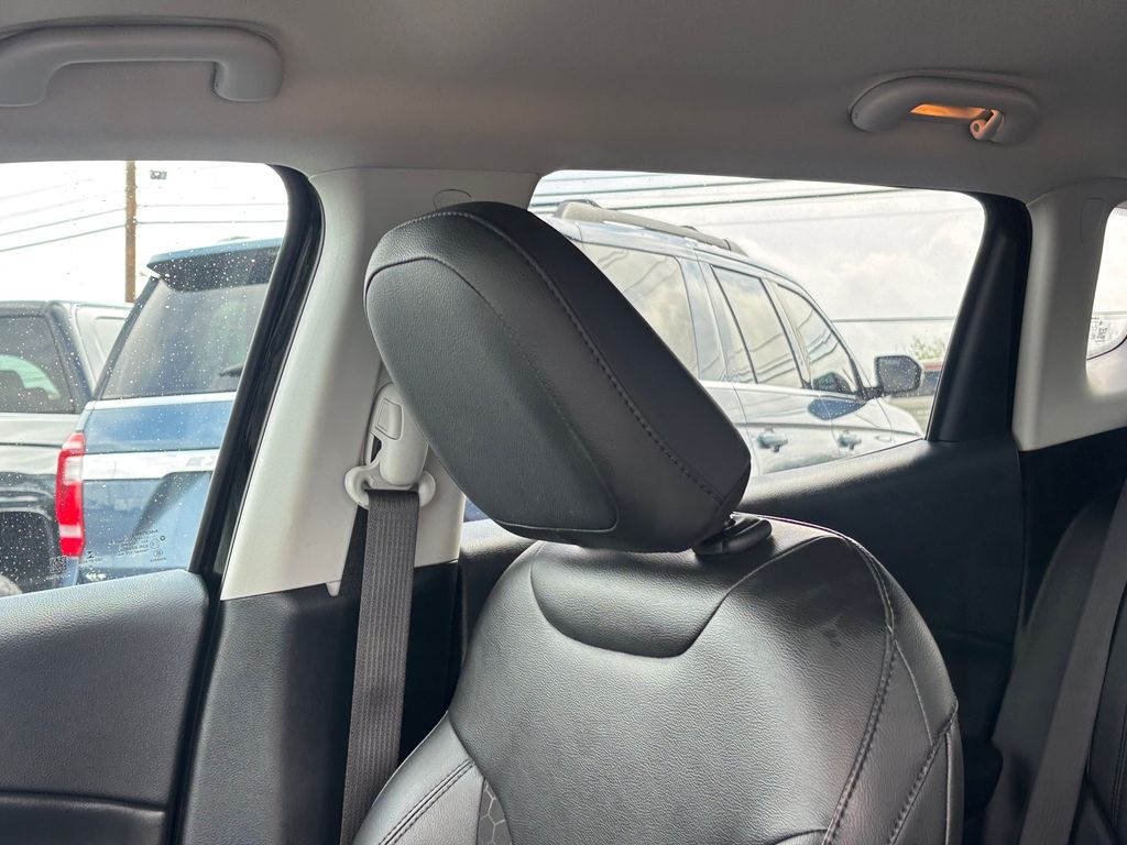 Used Car 2021 Jeep Compass  Altitude For Sale Under $25,000 In Austin, Texas