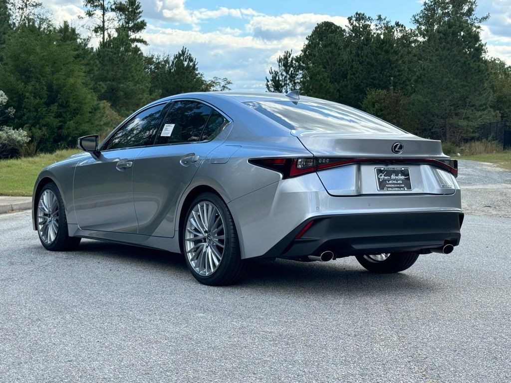 2024 Lexus IS 300 11