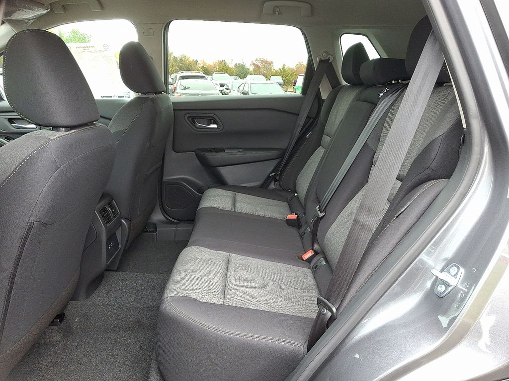 Thumbnail: 2026 Nissan Rogue - 5