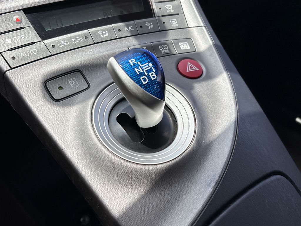 Used 2014 White Toyota Two image 25