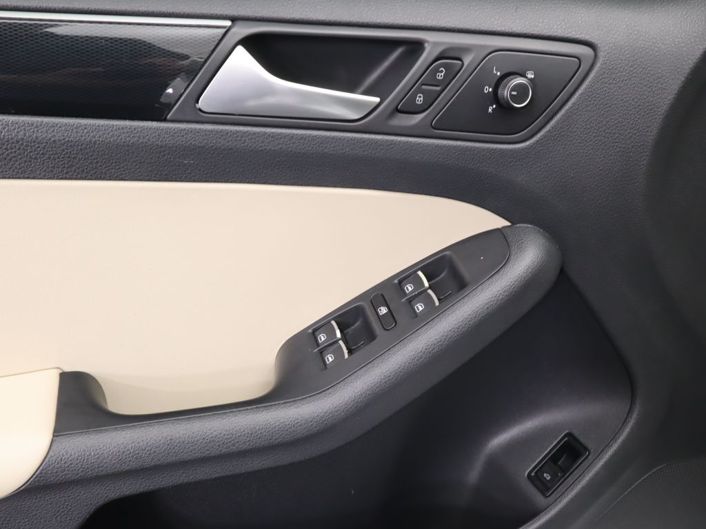 Thumbnail: 2017 Volkswagen Jetta - 23