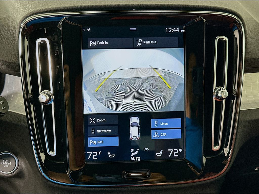 Thumbnail: 2019 Volvo XC40 - 14