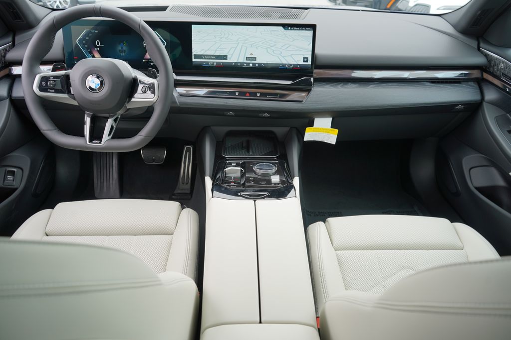 2025 BMW 5 Series 540i xDrive 14