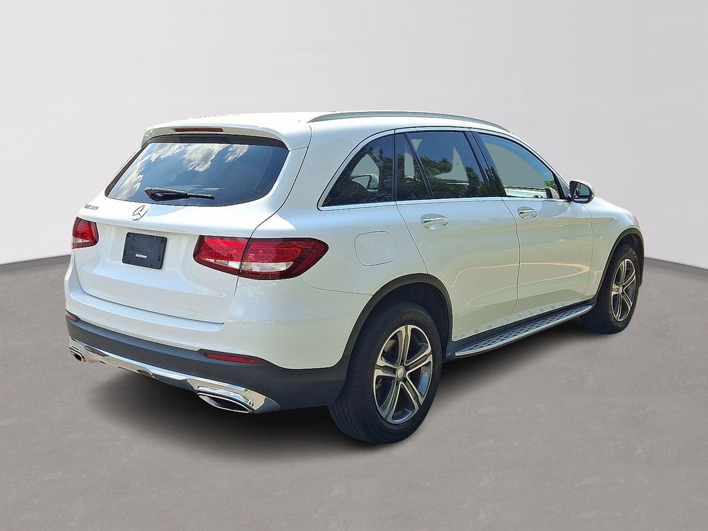 Thumbnail: 2017 Mercedes-Benz GLC - 4
