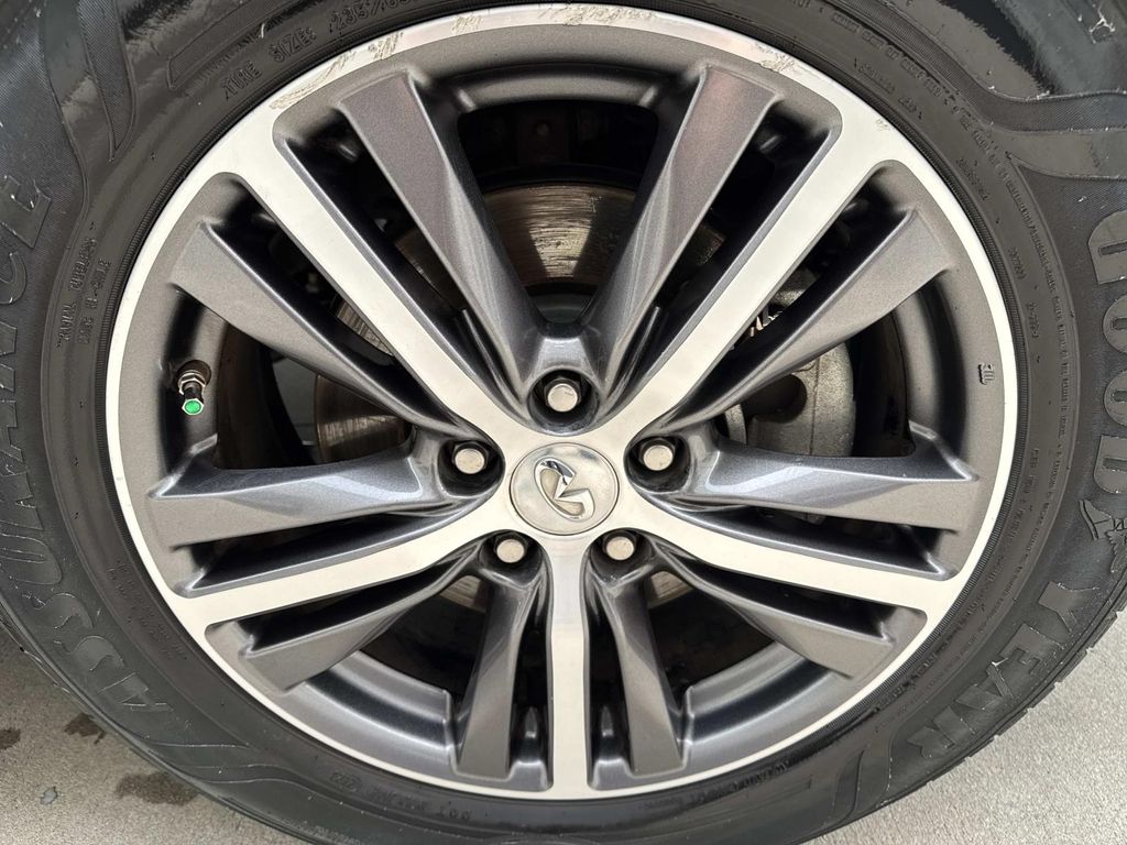 Used 2019 Black INFINITI PURE image 9