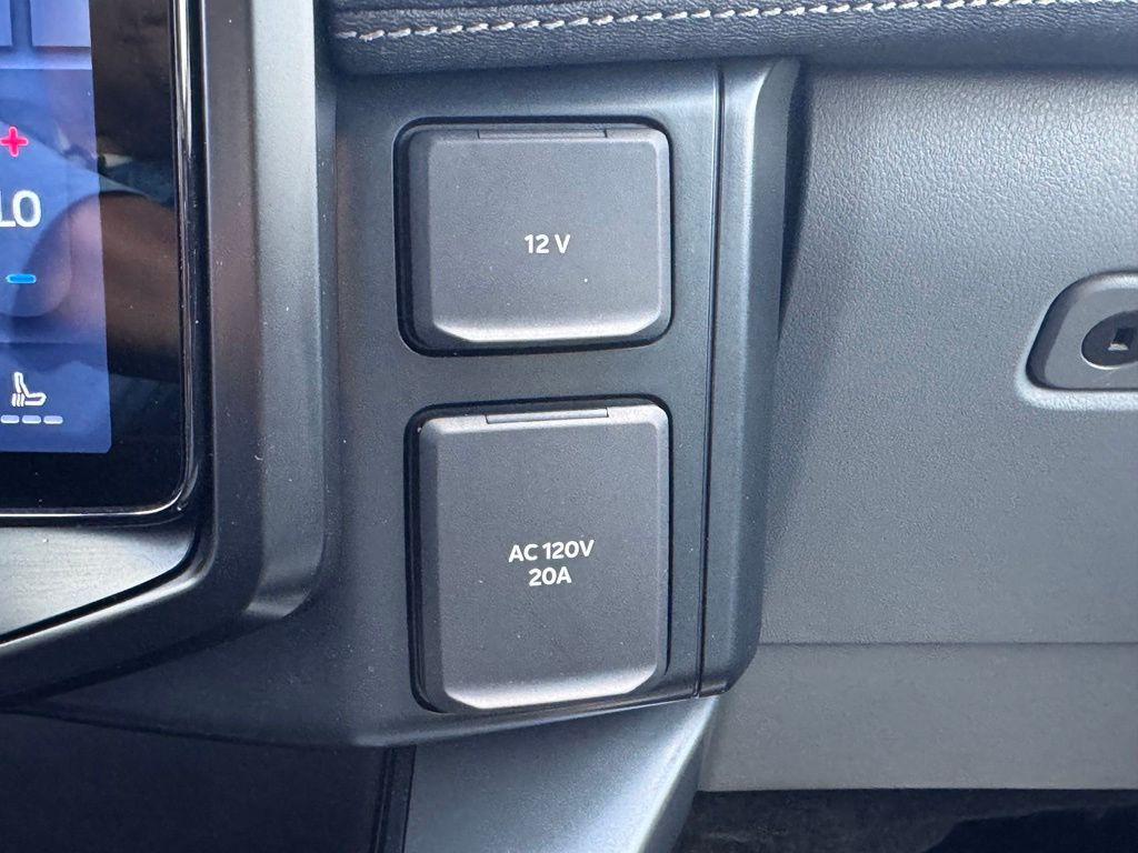 FordF-150 Lightning36