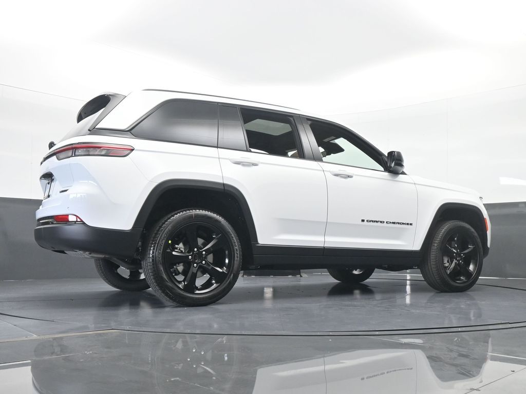 New 2025 Bright White Clearcoat Jeep Limited image 55