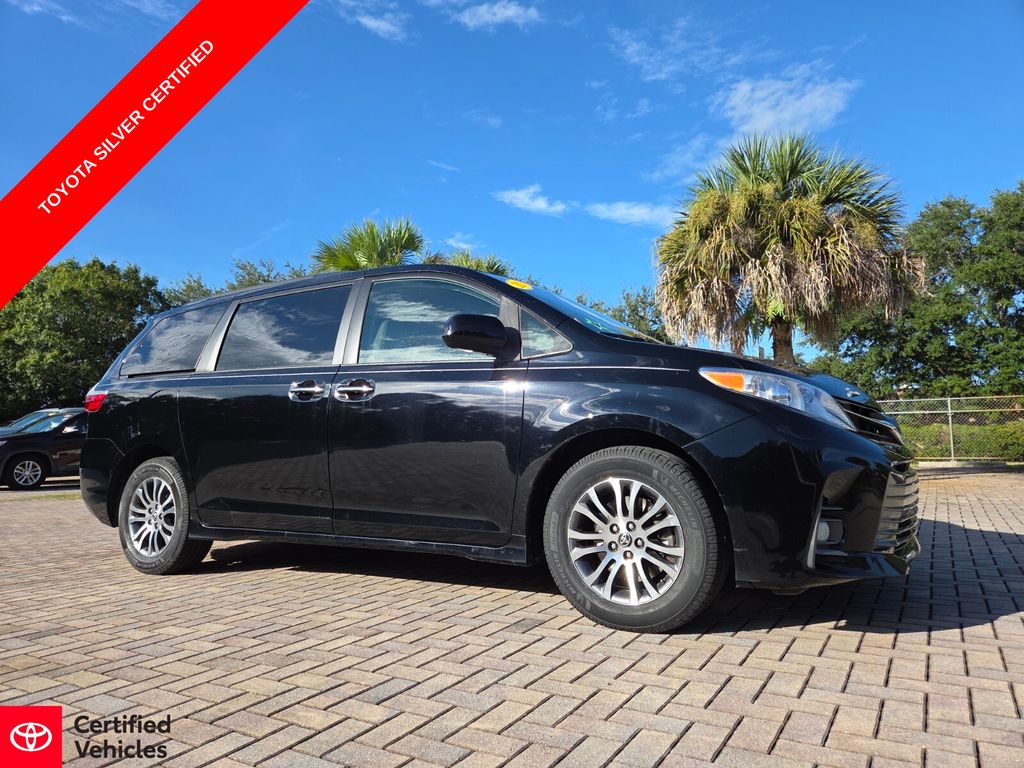 2020 Toyota Sienna Negro (Midnight Black Metallic) Minivan Tracción delantera 8 velocidades Automática