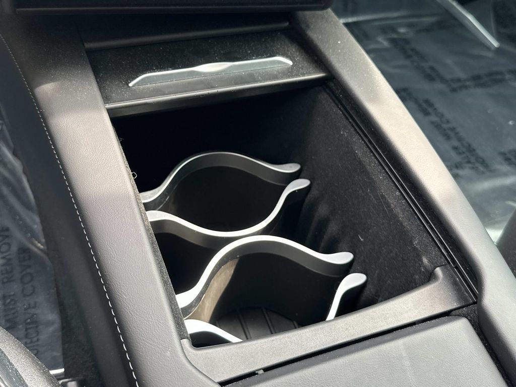 Thumbnail: 2016 Tesla Model S - 23