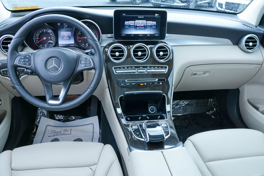 2017 Mercedes-Benz GLC GLC 300 28