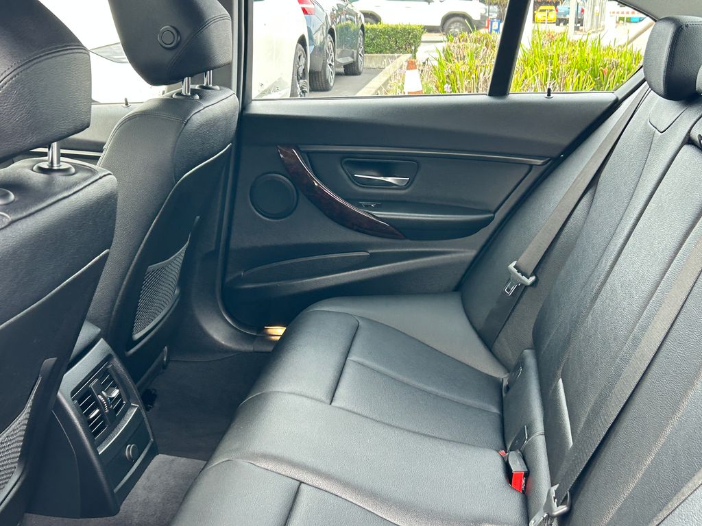 Thumbnail: 2015 BMW 3 Series - 28