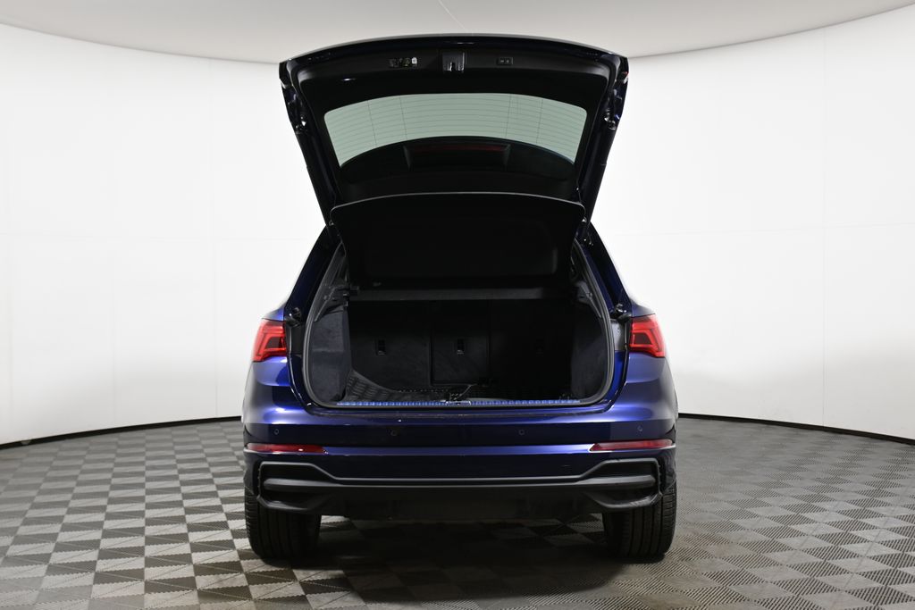 Thumbnail: 2025 Audi Q3 - 31