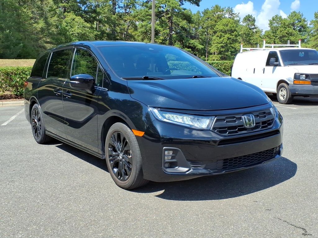 2025 Honda Odyssey Negro (Crystal Black Pearl) Minivan Tracción delantera Automática