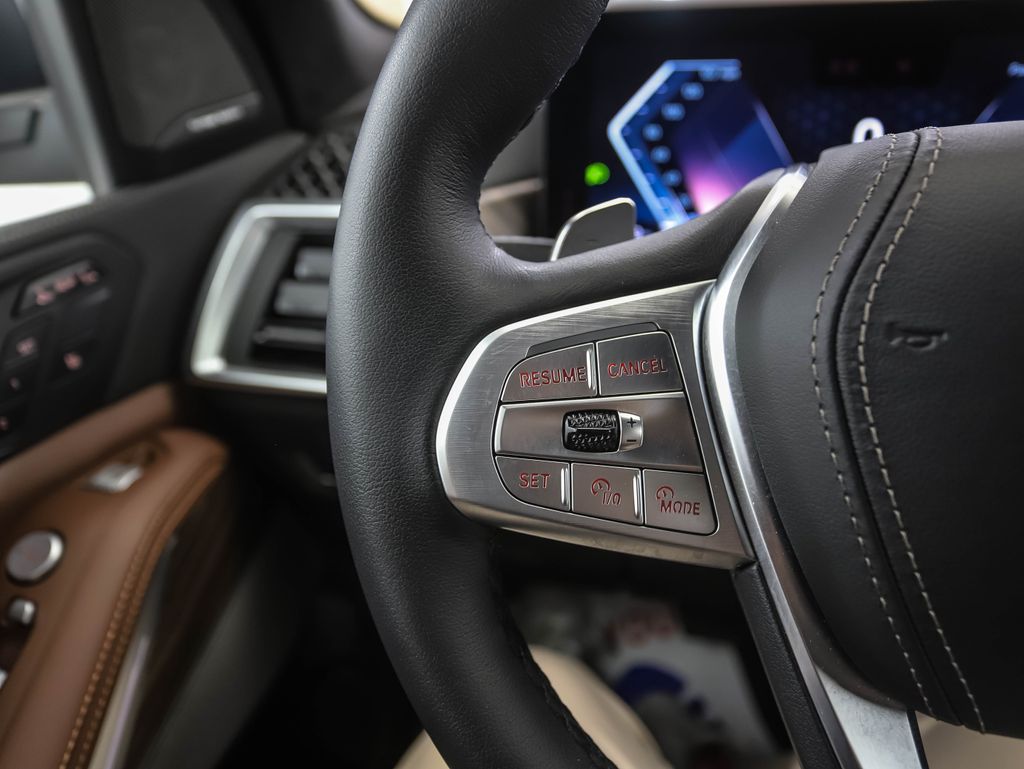 Thumbnail: 2024 BMW X7 - 12