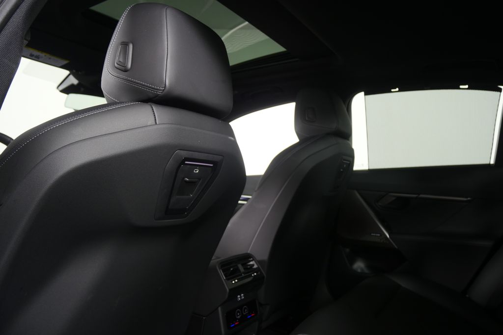 Thumbnail: 2026 BMW 5 Series - 17