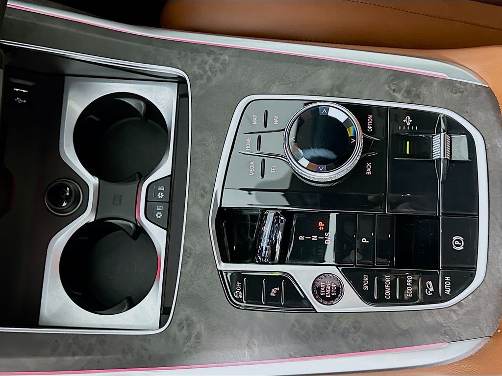 Thumbnail: 2025 BMW X7 - 17