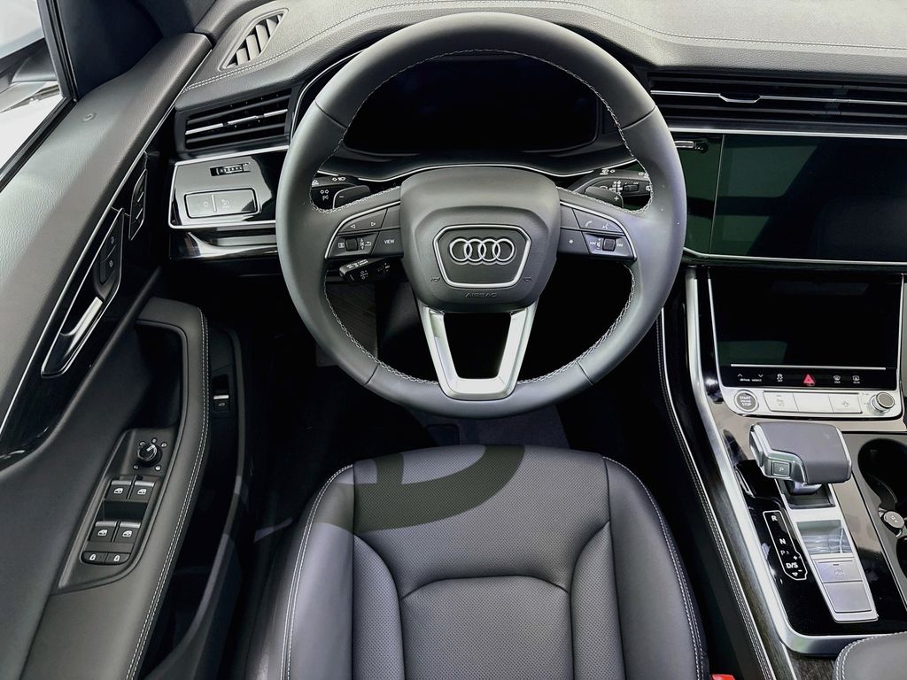Thumbnail: 2026 Audi Q8 - 10