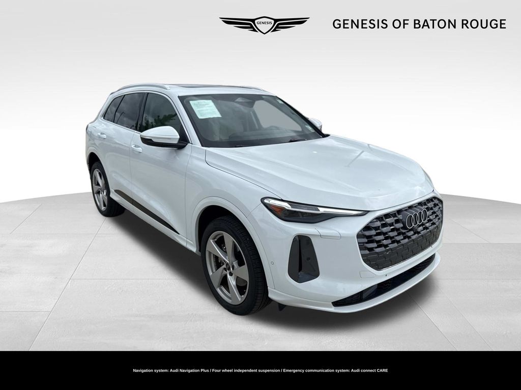 White 2025 Audi Q5 quattro Premium Plus 40 TFSI SUV / Crossover All-Wheel Drive 7-Speed Automatic