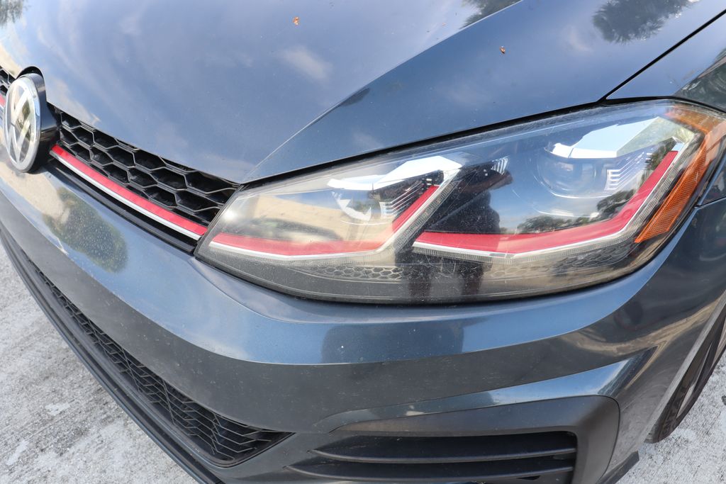 Thumbnail: 2018 Volkswagen Golf - 3