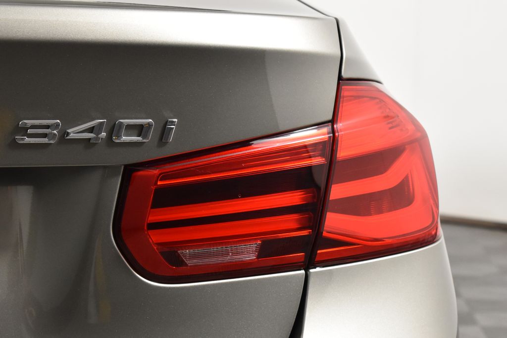 Thumbnail: 2016 BMW 3 Series - 13