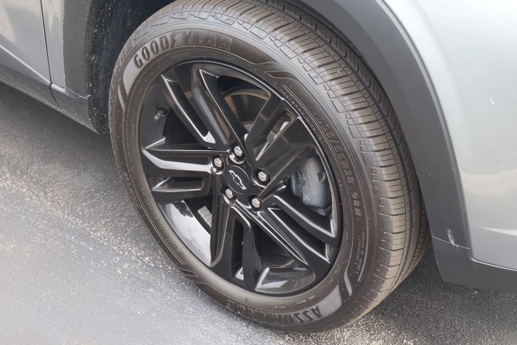 Thumbnail: 2025 Chevrolet Trax - 6